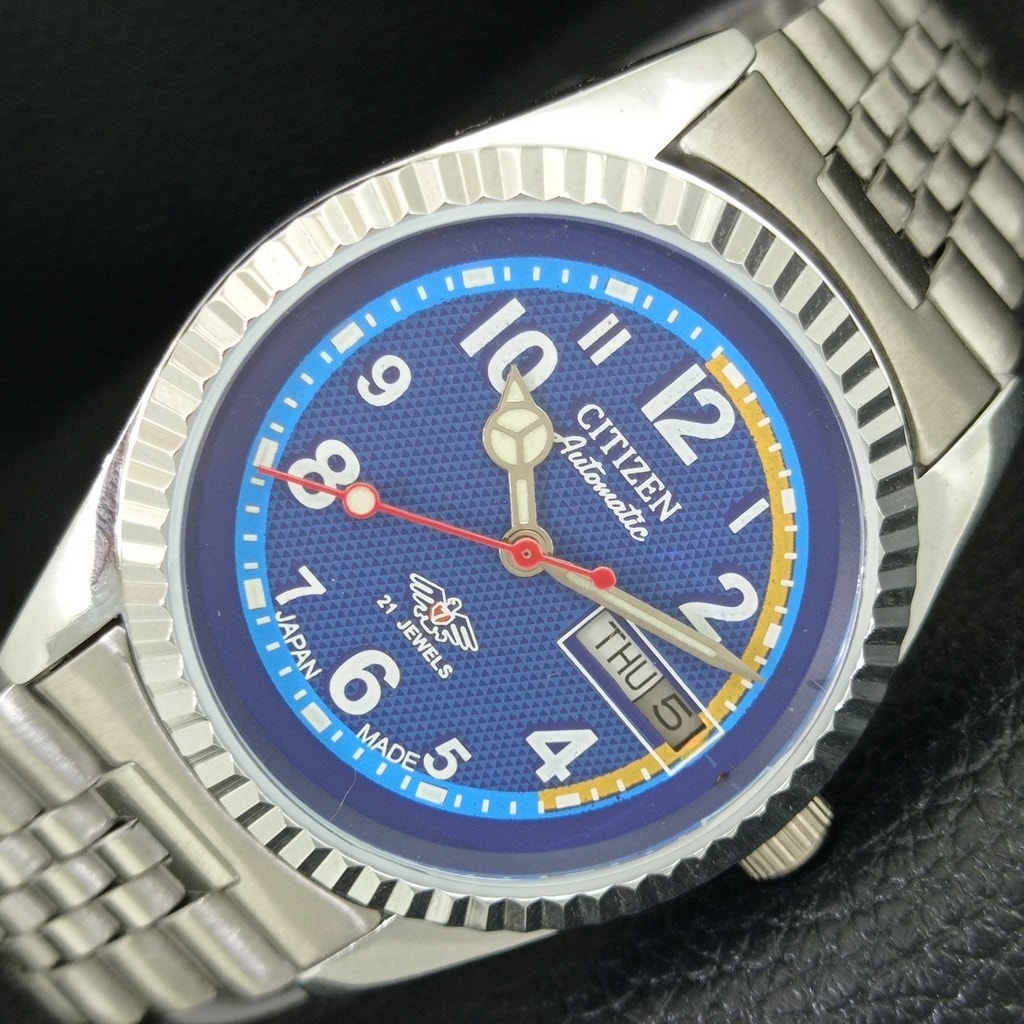 Vintage 1975 Citizen Automatic Mens Silver Watch WDaydate  Blue Accents